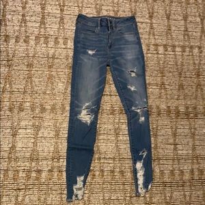 AMERICAN EAGLE ripped jeans